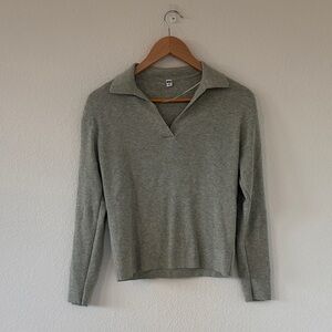 Uniqlo Women's Light Green Sweater Size M